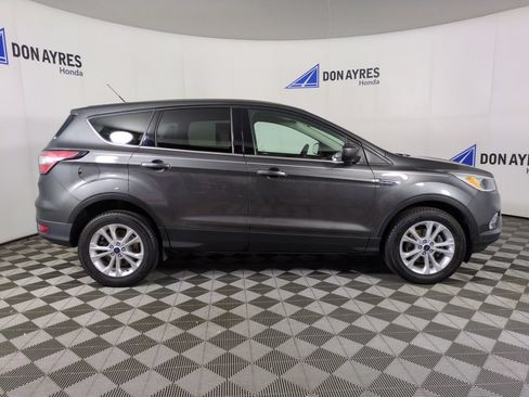Used 2017 Ford Escape SE FWD image 8