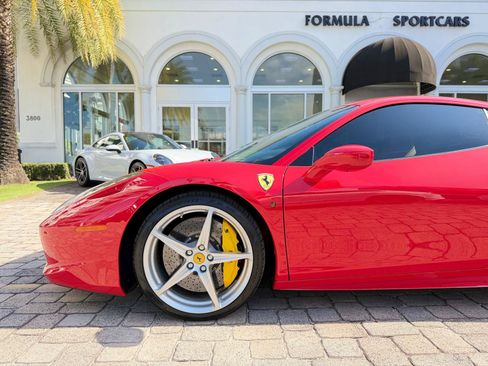 Used 2011 Ferrari 458 Italia Coupe RWD image 25