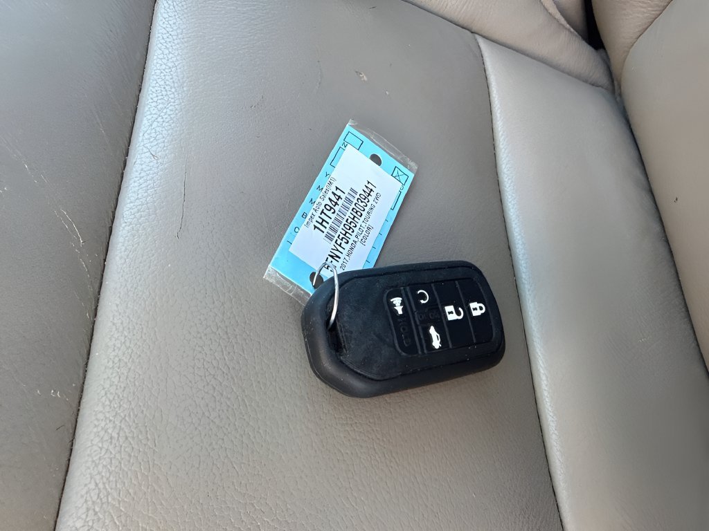 Used 2017 Honda Pilot Touring image 28