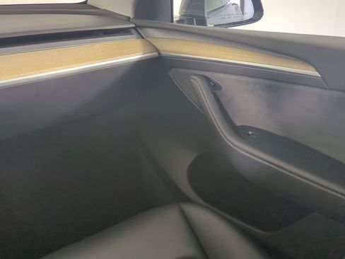 Used 2023 Tesla Model Y AWD image 20
