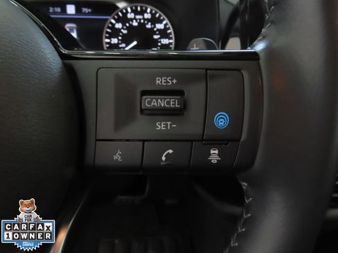 Used 2025 Nissan Pathfinder SL image 16