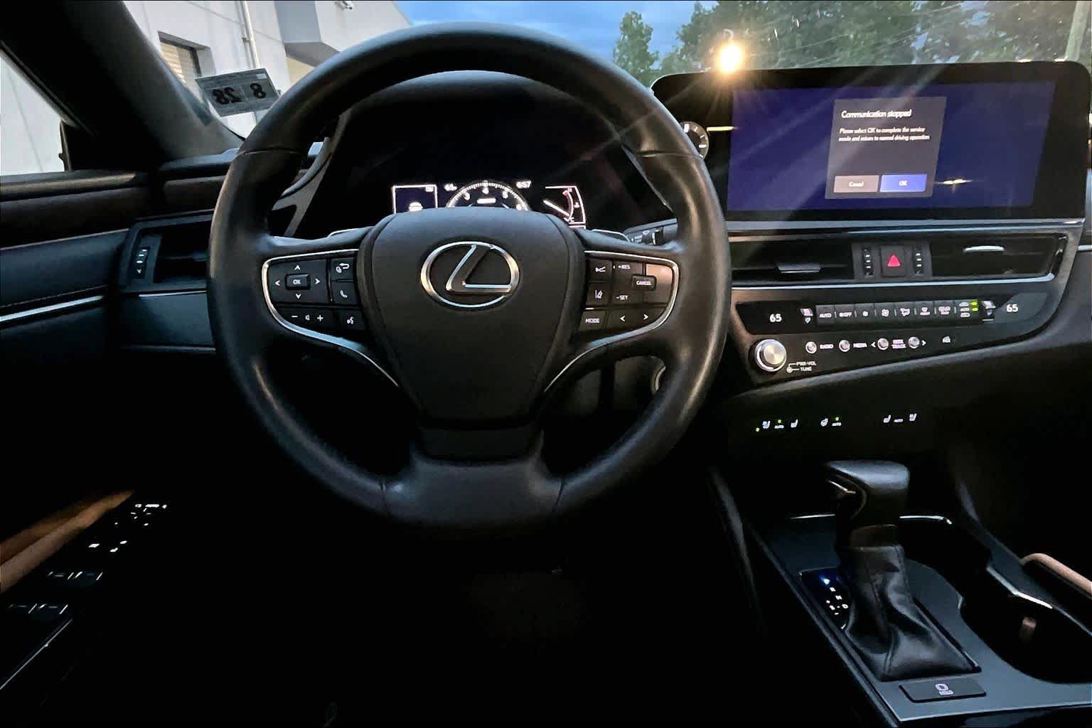 Used 2024 Lexus ES 350 w/ Premium Package FWD image 8