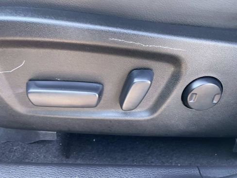 Used 2017 Toyota Highlander Limited FWD image 23