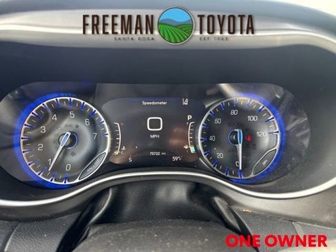 Used 2022 Chrysler Pacifica Touring-L FWD image 8