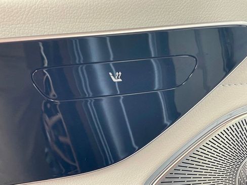 Used 2022 Mercedes-Benz EQS 580 4MATIC Sedan w/ Exclusive Trim Package image 26