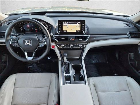 Used 2018 Honda Accord Touring image 17