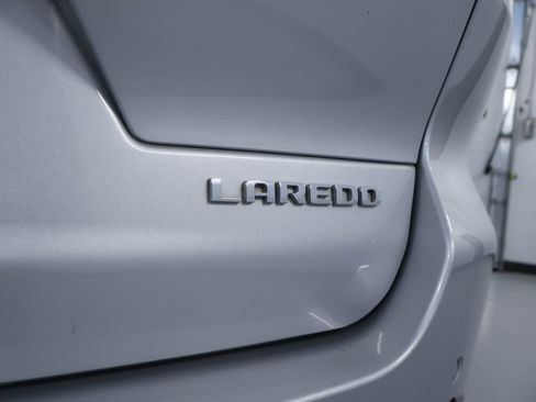 Used 2023 Jeep Grand Cherokee L Laredo image 11