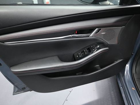 Used 2022 MAZDA MAZDA3 s FWD image 10