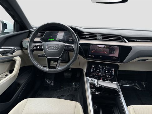 Certified 2024 Audi Q8 e-tron Premium Plus w/ Premium Plus Package AWD/4WD image 23