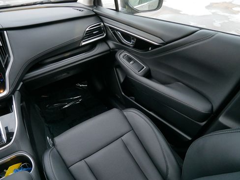 Used 2022 Subaru Outback Limited image 11