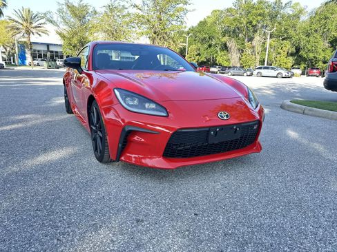 Used 2025 Toyota GR86 Premium w/ ALL Weather Mat Package (TMS) RWD image 8