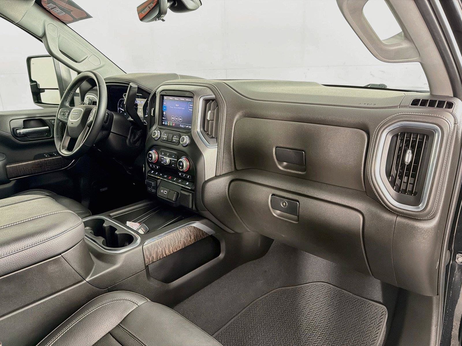 Used 2023 GMC Sierra 3500 Denali w/ Technology Package AWD/4WD image 31