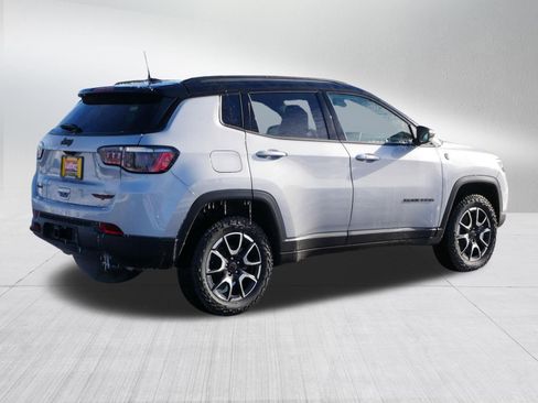 New 2026 Jeep Compass Trailhawk w/ Trailer Tow Group AWD/4WD image 7