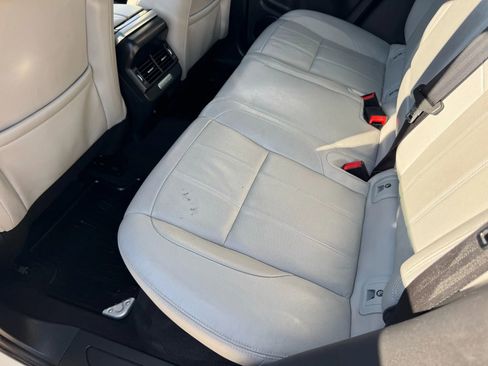 Used 2020 Land Rover Range Rover Evoque SE image 34