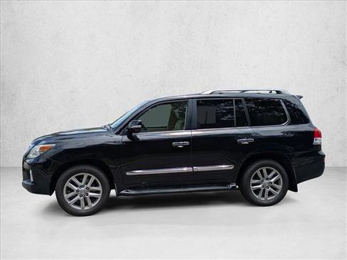 Used 2013 Lexus LX 570 4WD w/ Luxury Pkg image 9