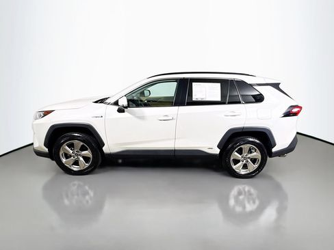 Certified 2021 Toyota RAV4 XLE Premium AWD/4WD image 4