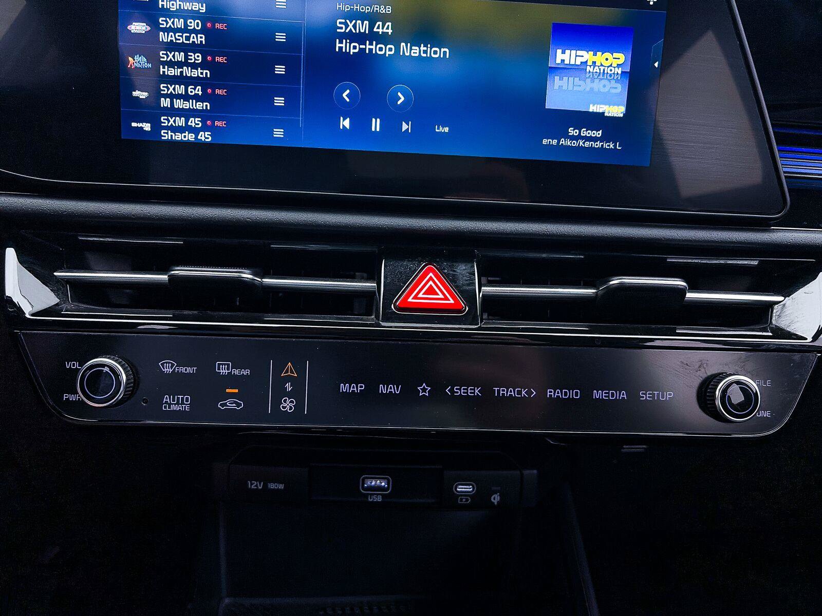 Used 2025 Kia Niro EX FWD image 28