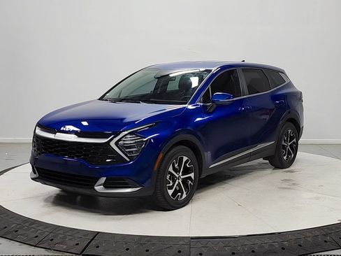 Used 2024 Kia Sportage EX FWD image 3