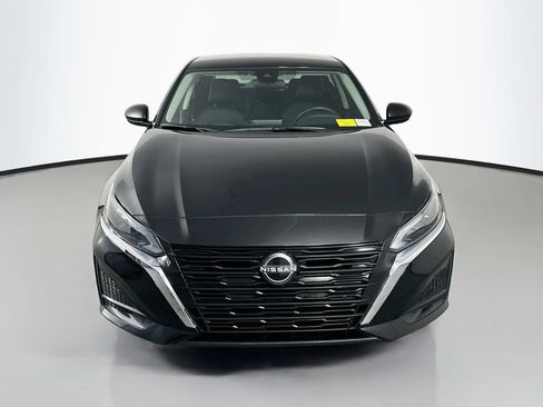 Used 2024 Nissan Altima 2.5 S FWD image 2