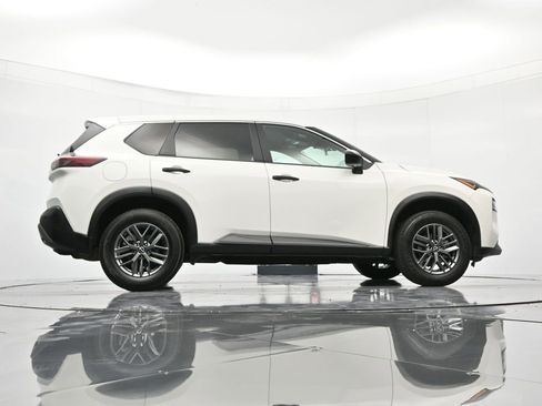 Certified 2023 Nissan Rogue S image 39