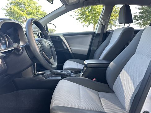 Used 2015 Toyota RAV4 LE FWD image 24