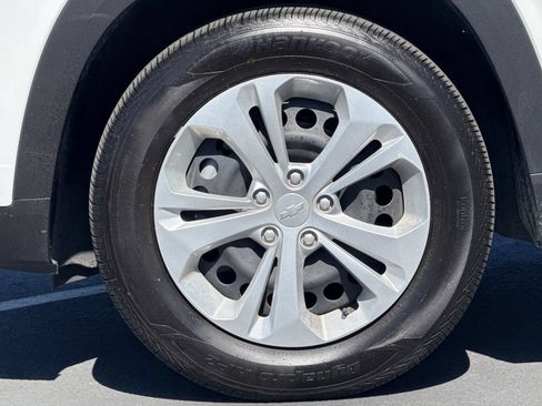 Used 2025 Chevrolet Trax LS FWD image 14