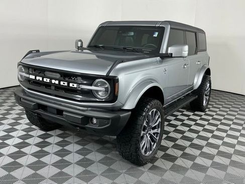 Used 2023 Ford Bronco Outer Banks AWD/4WD image 4
