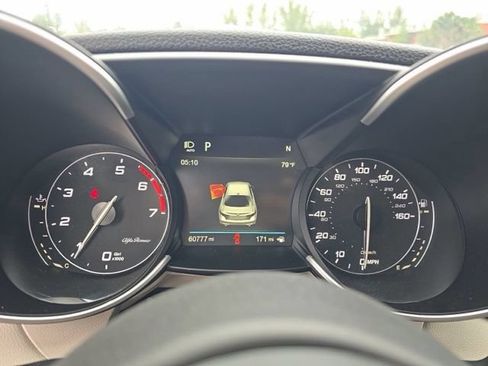 Used 2019 Alfa Romeo Giulia RWD image 11