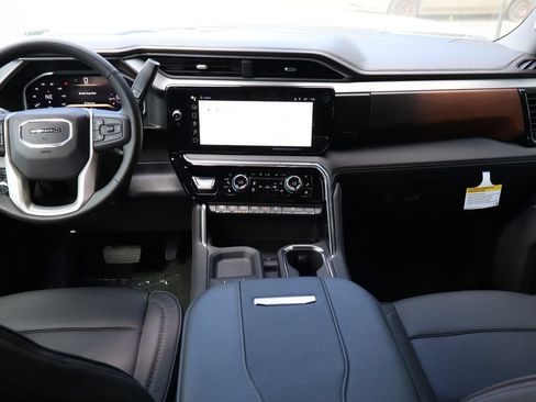 New 2026 GMC Sierra 2500 Denali w/ Denali Reserve Package AWD/4WD image 11