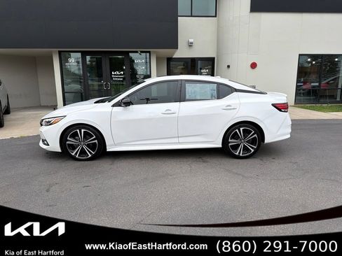 Used 2023 Nissan Sentra SR w/ SR Premium Package FWD image 2