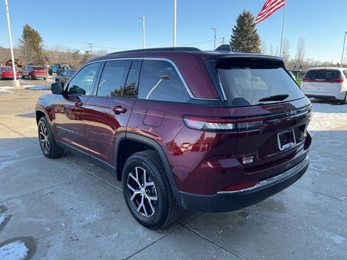 Certified 2025 Jeep Grand Cherokee Limited image 4