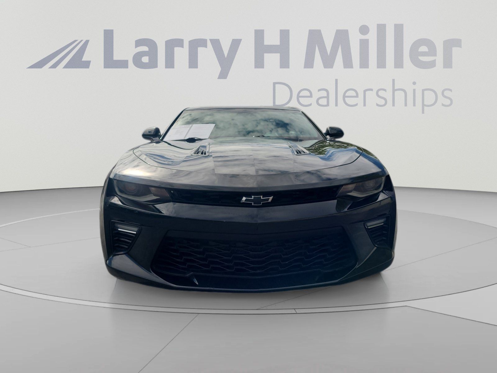 Used 2017 Chevrolet Camaro SS RWD image 8