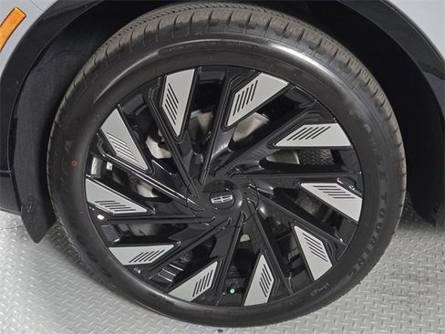 New 2026 Lincoln Nautilus Reserve w/ Jet Appearance Package image 11