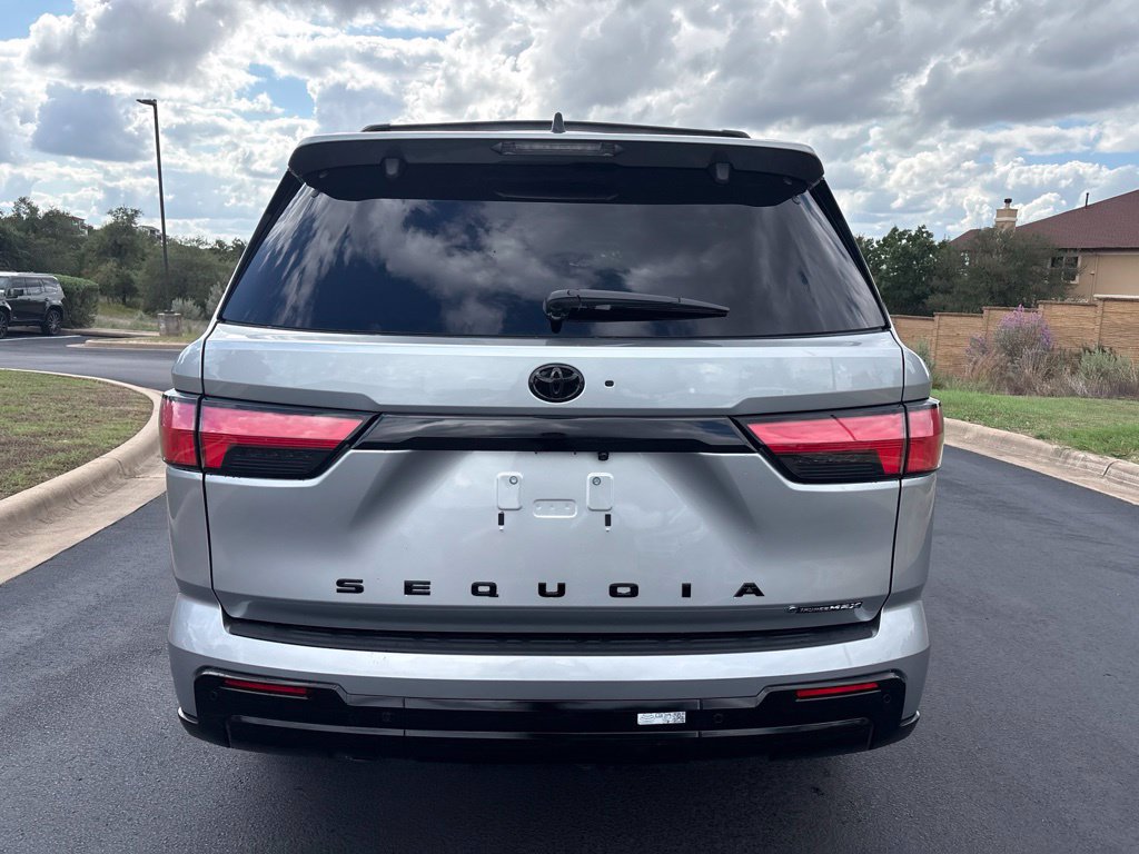 Used 2026 Toyota Sequoia Platinum AWD/4WD image 4