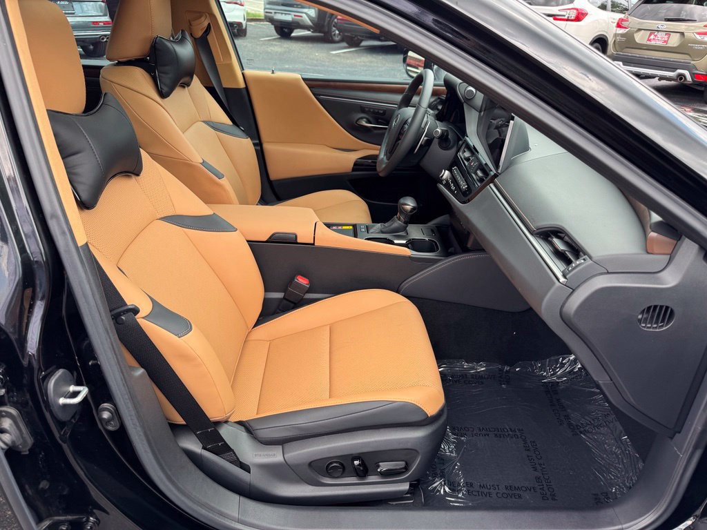 Used 2025 Lexus ES 300h F Sport FWD image 42