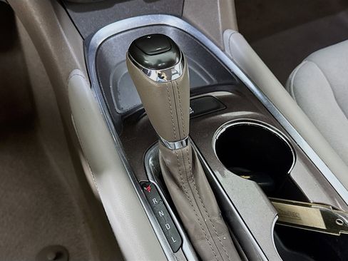 Used 2017 Chevrolet Malibu LT image 17