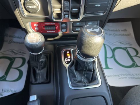 New 2026 Jeep Wrangler Unlimited Rubicon AWD/4WD image 21