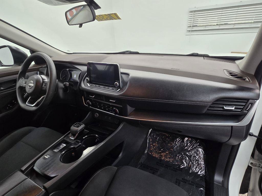 Used 2023 Nissan Rogue S FWD image 24