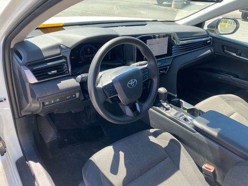 Used 2025 Toyota Camry LE image 12