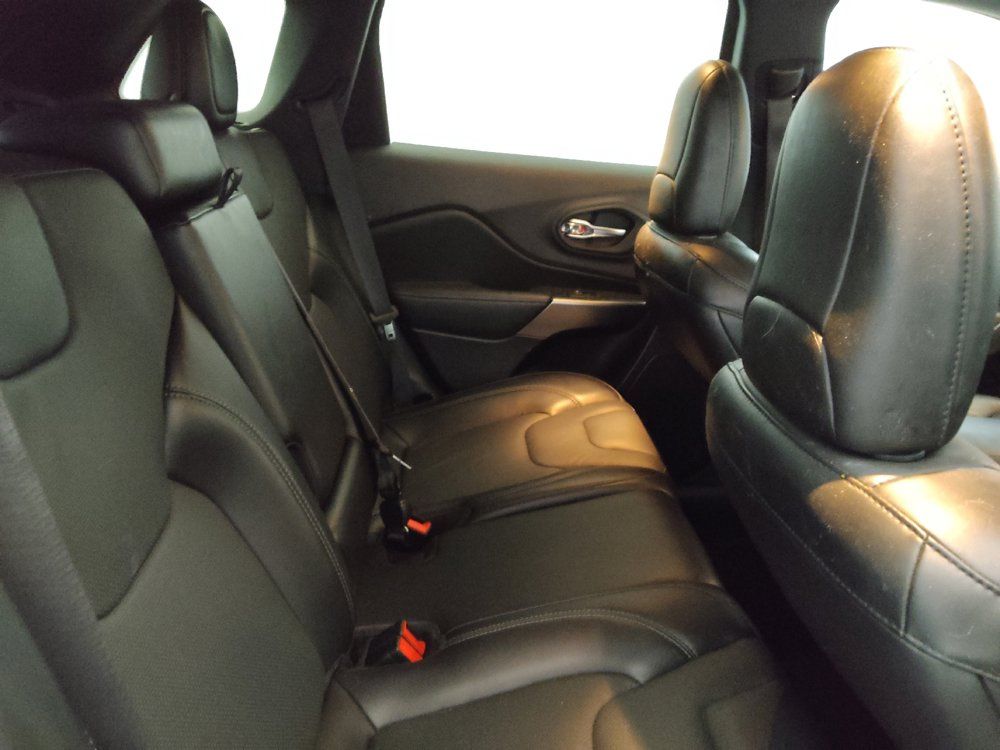 Used 2021 Jeep Cherokee Limited AWD/4WD image 19