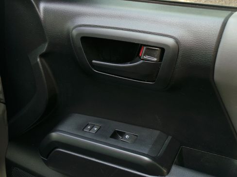 Used 2018 Toyota Tacoma SR w/ SR Convenience Package RWD image 41