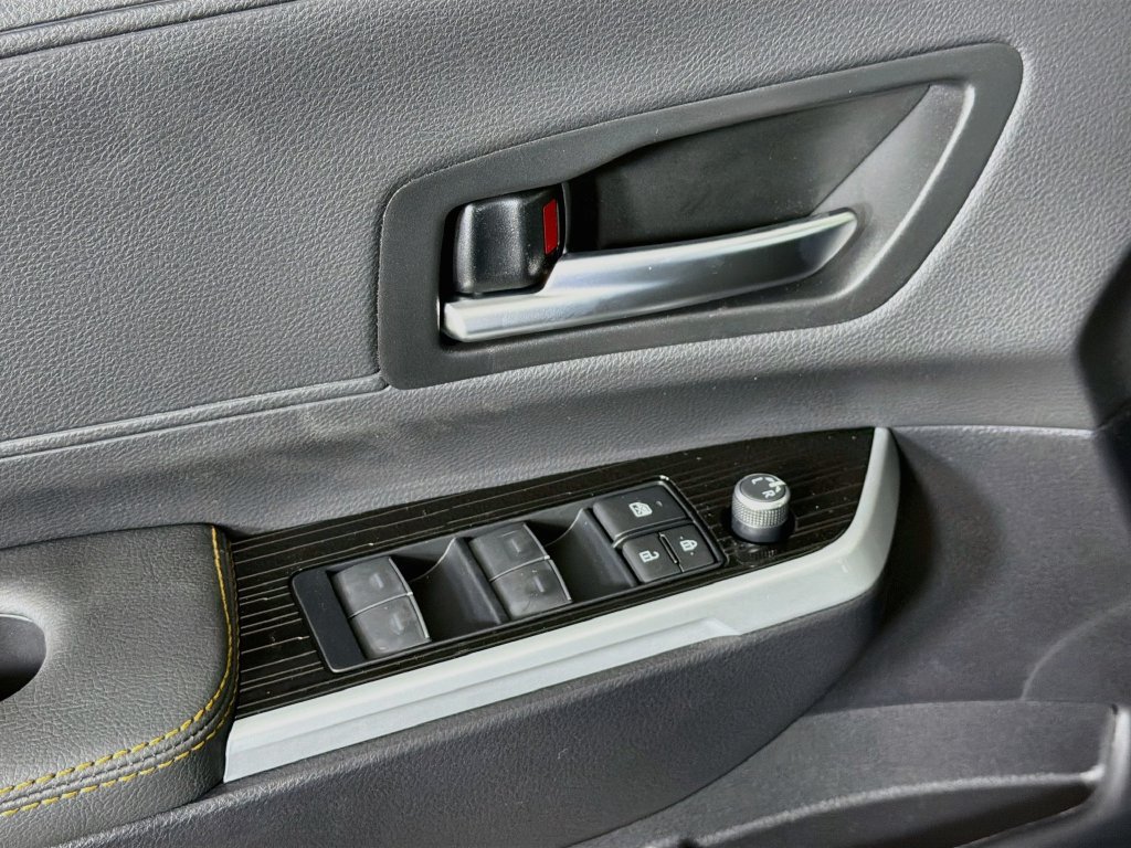 New 2026 Toyota Sienna XLE Woodland Edition AWD/4WD image 18