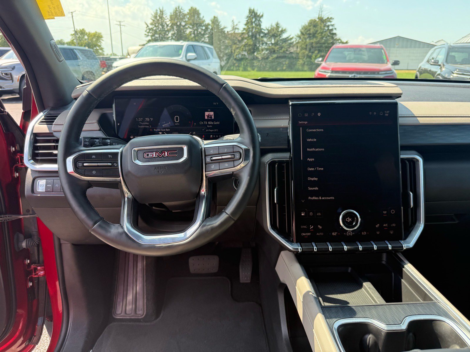 Used 2026 GMC Acadia Elevation w/ Elevation Premium Package FWD image 14