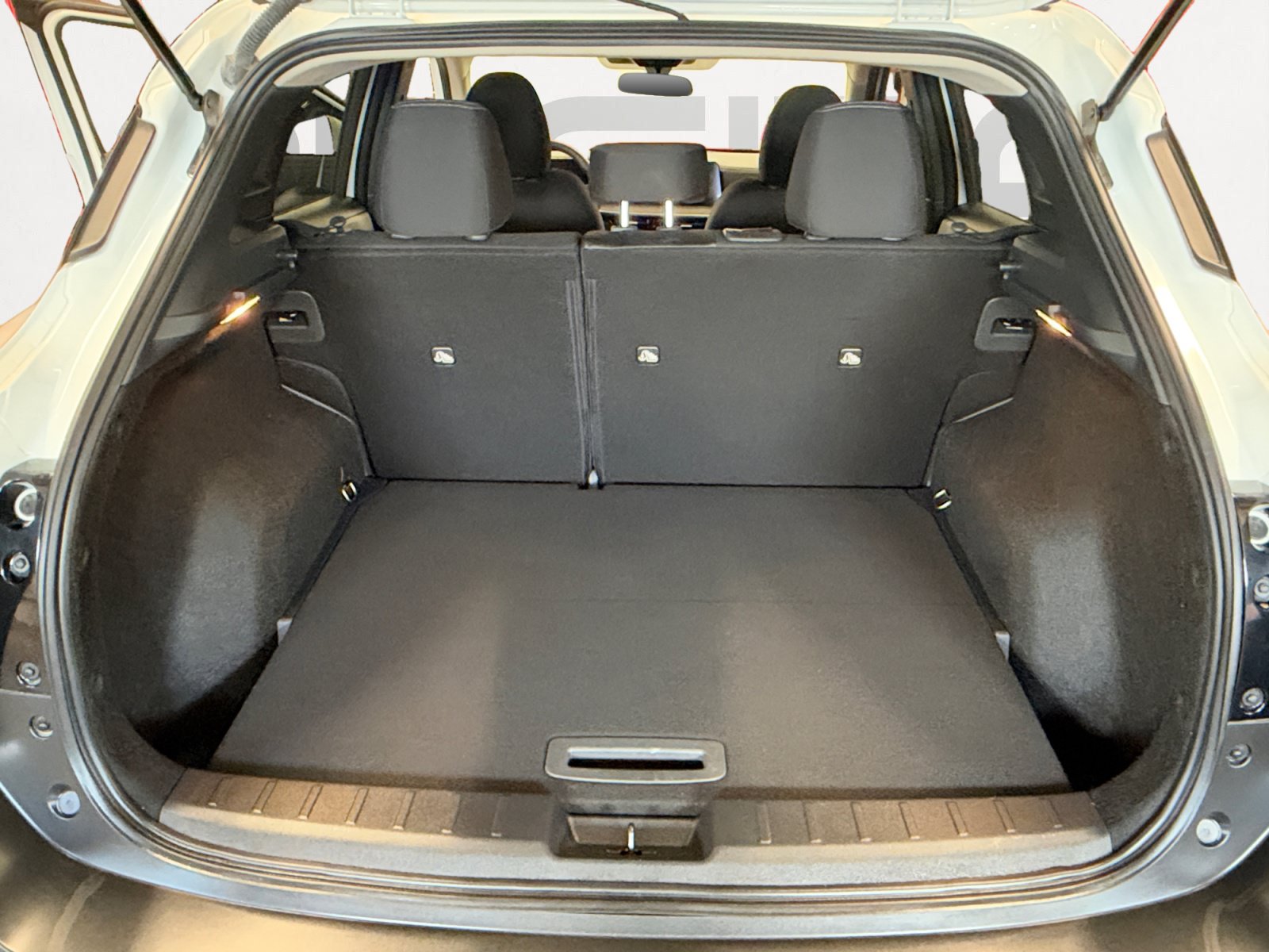 Used 2025 Nissan Kicks SV w/ SV Premium Package FWD image 14