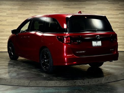 Used 2024 Honda Odyssey Sport image 15