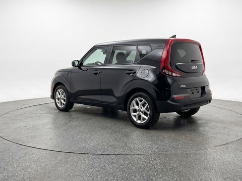 Used 2025 Kia Soul LX w/ LX Technology Package FWD image 6