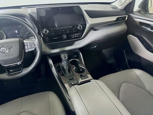 Used 2021 Toyota Highlander Platinum AWD/4WD image 20