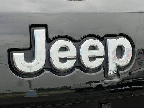 Used 2021 Jeep Grand Cherokee Limited w/ Premium Lighting Group AWD/4WD image 48