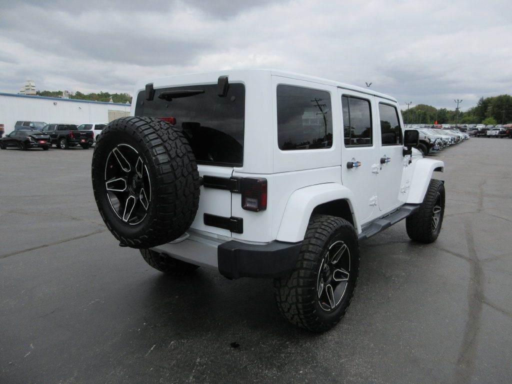Used 2018 Jeep Wrangler Unlimited Sahara AWD/4WD image 5