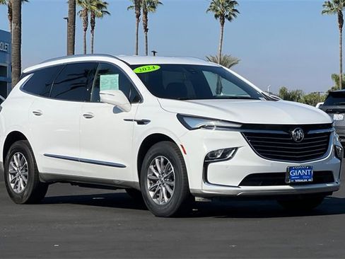 Used 2024 Buick Enclave Premium image 2